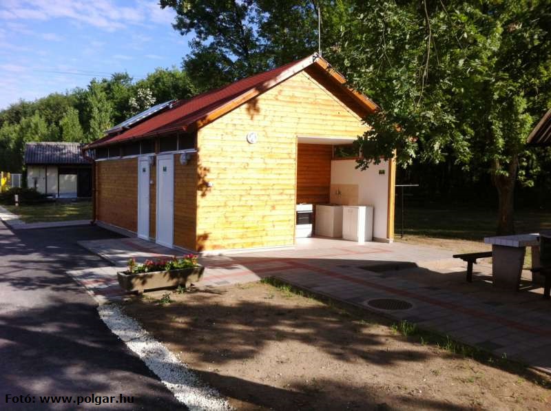 Polgári Kemping átadása, 2014, fürdőhelyiség